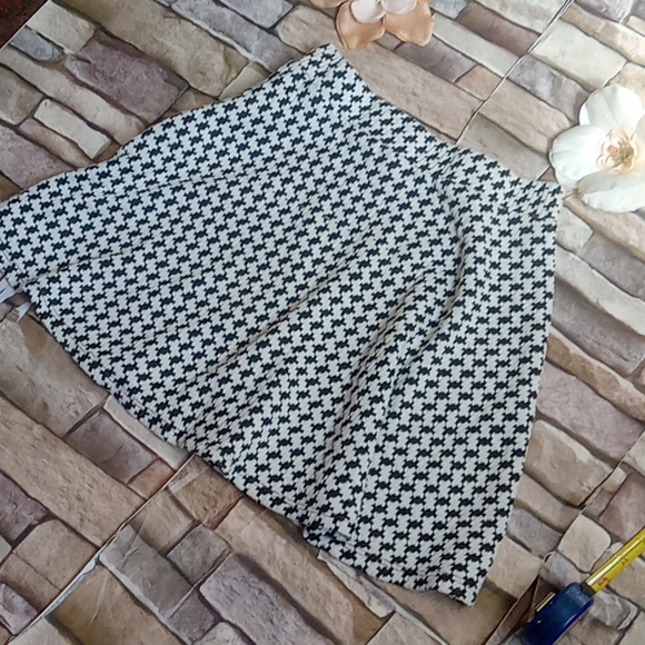 Rue 21 skirt - Picture 8 of 9